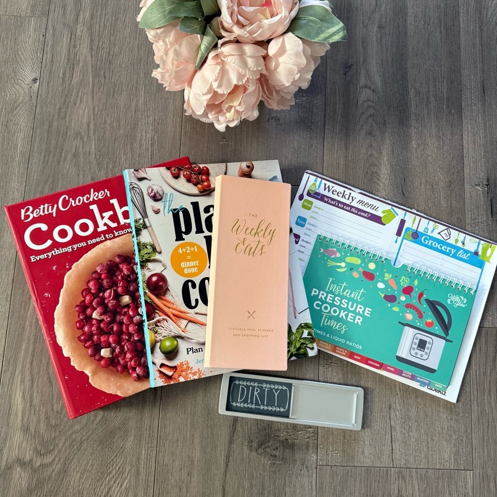 New 6 Pc Kitchen & Cookbook Bundle‎